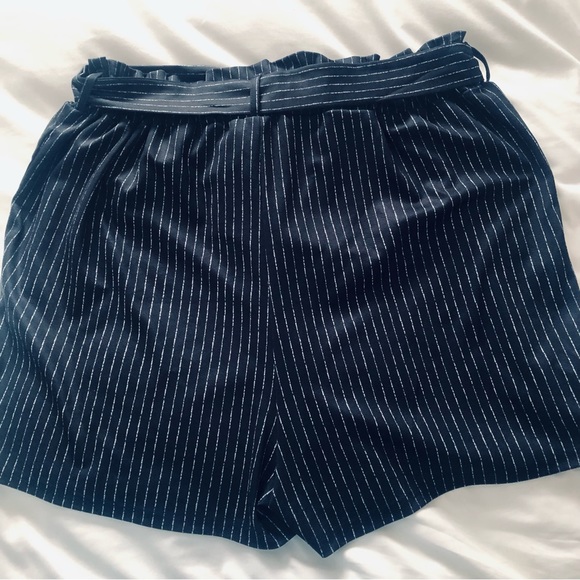 Plus 24 Wide leg paper bag waist belted Black/White Striped Shorts - Picture 3 of 13